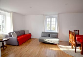 Paris chatou brand new quiet cosy flat allows 18 year olds to book a room