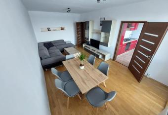 Apartm  n Fialka has Balcony rooms