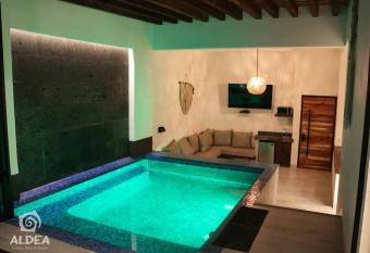 Villa Naj  Lujosa Alberca privada has Balcony rooms