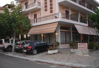 Hotel Inomaos has Balcony rooms