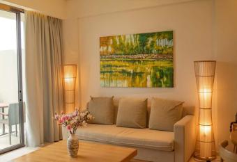 Villa seaview and apartment Da Nang by JT group has rooms with a private hot tub