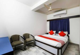 Hotel Capital has Balcony rooms