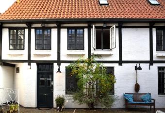 Brasseriehof allows 18 year olds to book a room