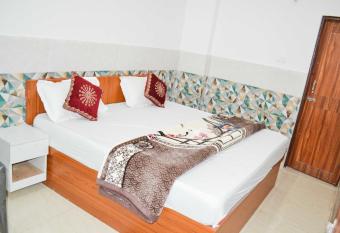 OYO New Jp Hotel allows 18 year olds to book a room