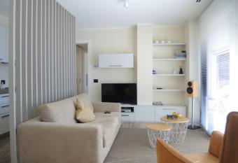 Italian Heaven allows 18 year olds to book a room