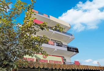 Collection O Mayank Guest House Near ISKCON Temple Noida allows 18 year olds to book a room