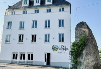 H  tel L Or  e des plages allows 18 year olds to book a room