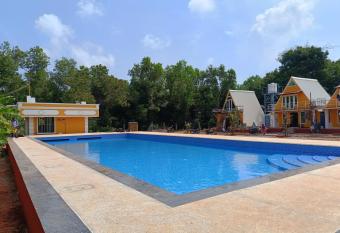 Auro Sunrise Resort has Smoking/Balcony rooms