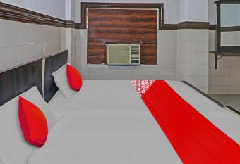 OYO Flagship Hotel Shree Palace and Restaurant allows 18 year olds to book a room