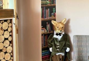 Cosy country cottage in rural location has Balcony rooms