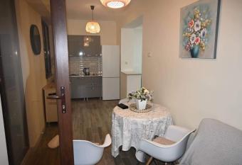 Anuka has Balcony rooms