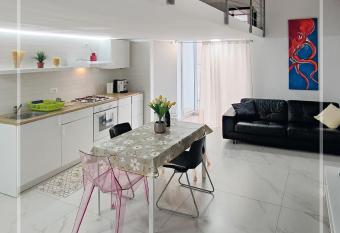 Sweet House Gragnano has Balcony rooms