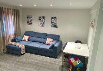 Beautiful Apartment close to Everything! allows 18 year olds to book a room