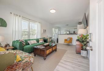 Recently Renovated Bungalow in Ybor City has Balcony rooms