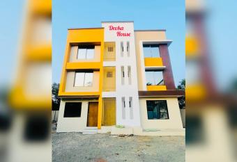 Devka House has Smoking/Balcony rooms