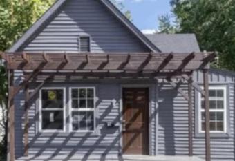 Cozy Home in INDY west side! has Balcony rooms