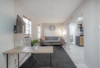 Updated St Pete Condo has Balcony rooms