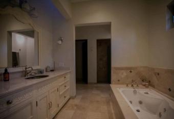 Las Ventanas Club De Golf allows 18 year olds to book a room