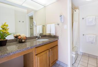 Maui Schooner Resort has Balcony rooms