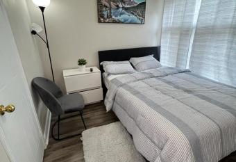 Cheerful and Cozy Bedroom with a street view close to Airport in the Heart of Brampton allows 18 year olds to book a room