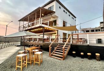 Hotel CasaBlanca- Playa el Silencio allows 18 year olds to book a room