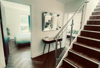 Duplex Apartment in City Centre allows 18 year olds to book a room