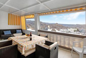 Casa de Maria Rosa has Balcony rooms