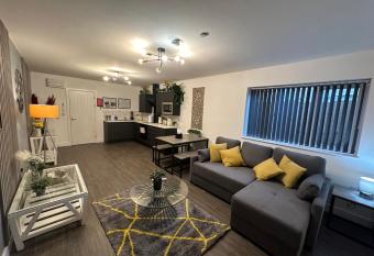 Nottage House Premier Apartments has Balcony rooms