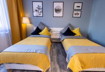 Bremerhavener Suite 5 allows 18 year olds to book a room