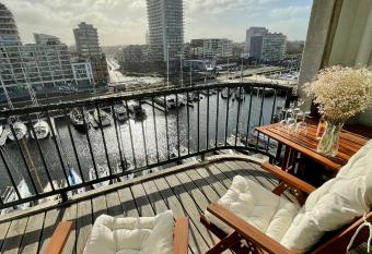 Maison Beaufort - uniek zicht op de jachthaven has Balcony rooms