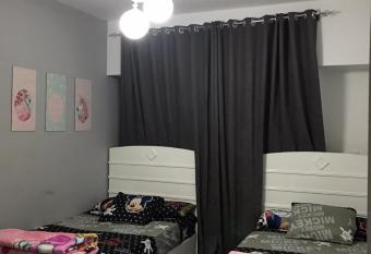 Dima waled has rooms with a private hot tub