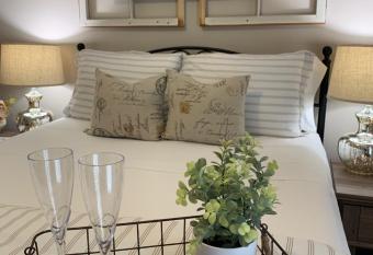 The White Oak Room; be a daydream believer. has Balcony rooms