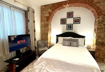 Elegant 1BR Apartment in the Historic Casco Antiguo, Panama allows 18 year olds to book a room