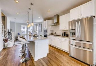 Luxury Oasis! has Balcony rooms