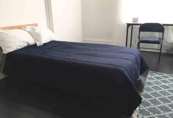 Hillside City Spacy Apartment Close to Downtown allows 18 year olds to book a room