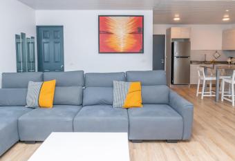 Vairaatoa Duplex Apt in Papeete has Balcony rooms