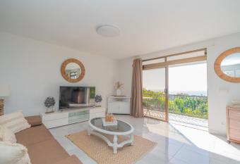 Pamatai Cosy Sky Lodge in Faaa has Balcony rooms