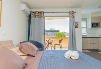 Cosy Kumuhei Studio in Papeete has Balcony rooms