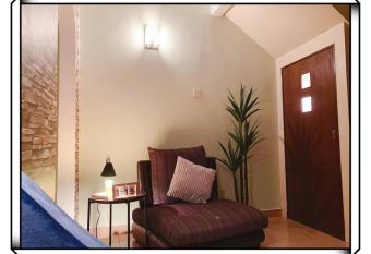 3r3b 10pax Seremban SnR homestay allows 18 year olds to book a room