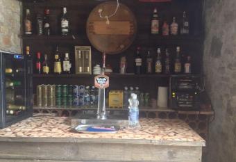 Vibes Coru  a- Naturhouse Santa Comba has rooms with a private hot tub