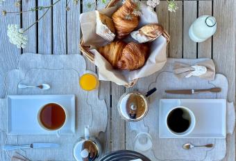 Villa Amahe - Chambres d h  tes au coeur de Piriac sur Mer allows 18 year olds to book a room