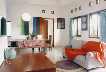 Gria Gowes has Balcony rooms