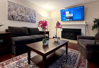 Everett 3 Bed 2 Bath allows 18 year olds to book a room