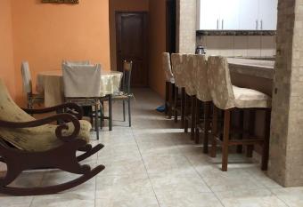 Villa amoblada, sector Coralesa Villamil PLayas allows 18 year olds to book a room