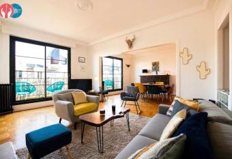 Appartement de Standing rue de la R  publique has Balcony rooms