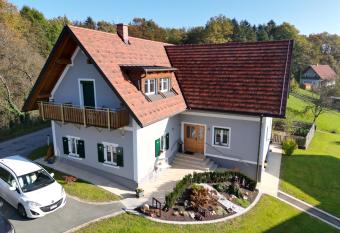 M  hlbauerhof has Balcony rooms