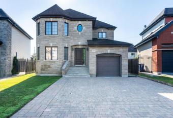 House With Pool In Laval allows 18 year olds to book a room