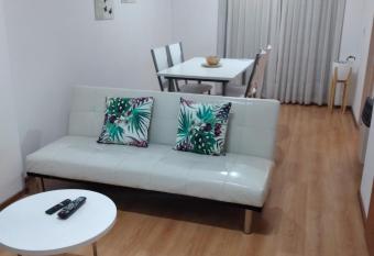 Rosarioalquilertemporario allows 18 year olds to book a room