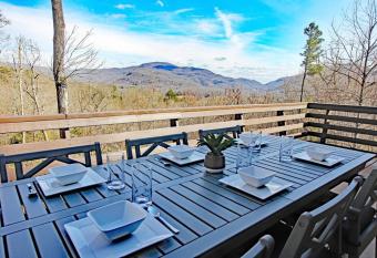 Mountain Views & Solitude. THIS is Shadow Ridge. allows 18 year olds to book a room