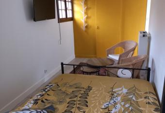 Au Dolmen allows 18 year olds to book a room